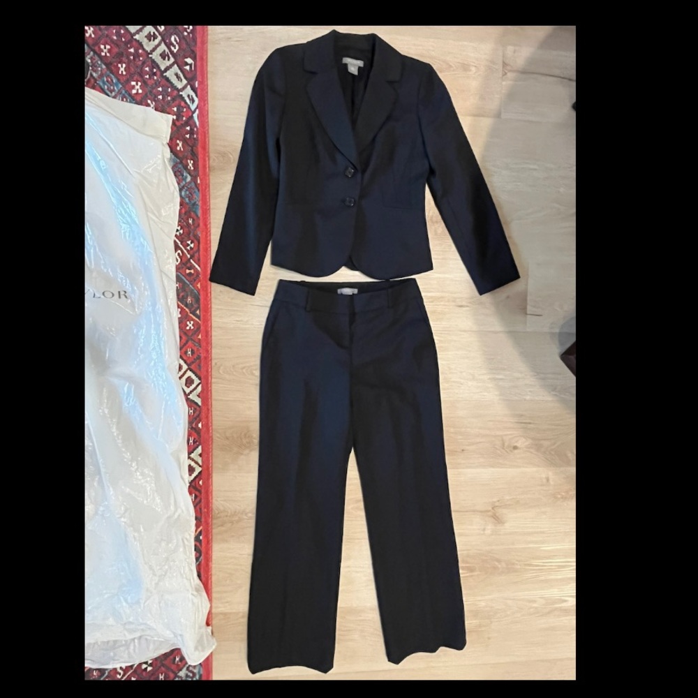 Ann Taylor navy wool suit XXS